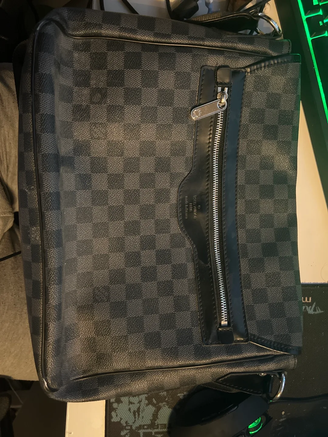 Louis Vuitton Damier Infini Leather Messenger Bag image indicator(4)