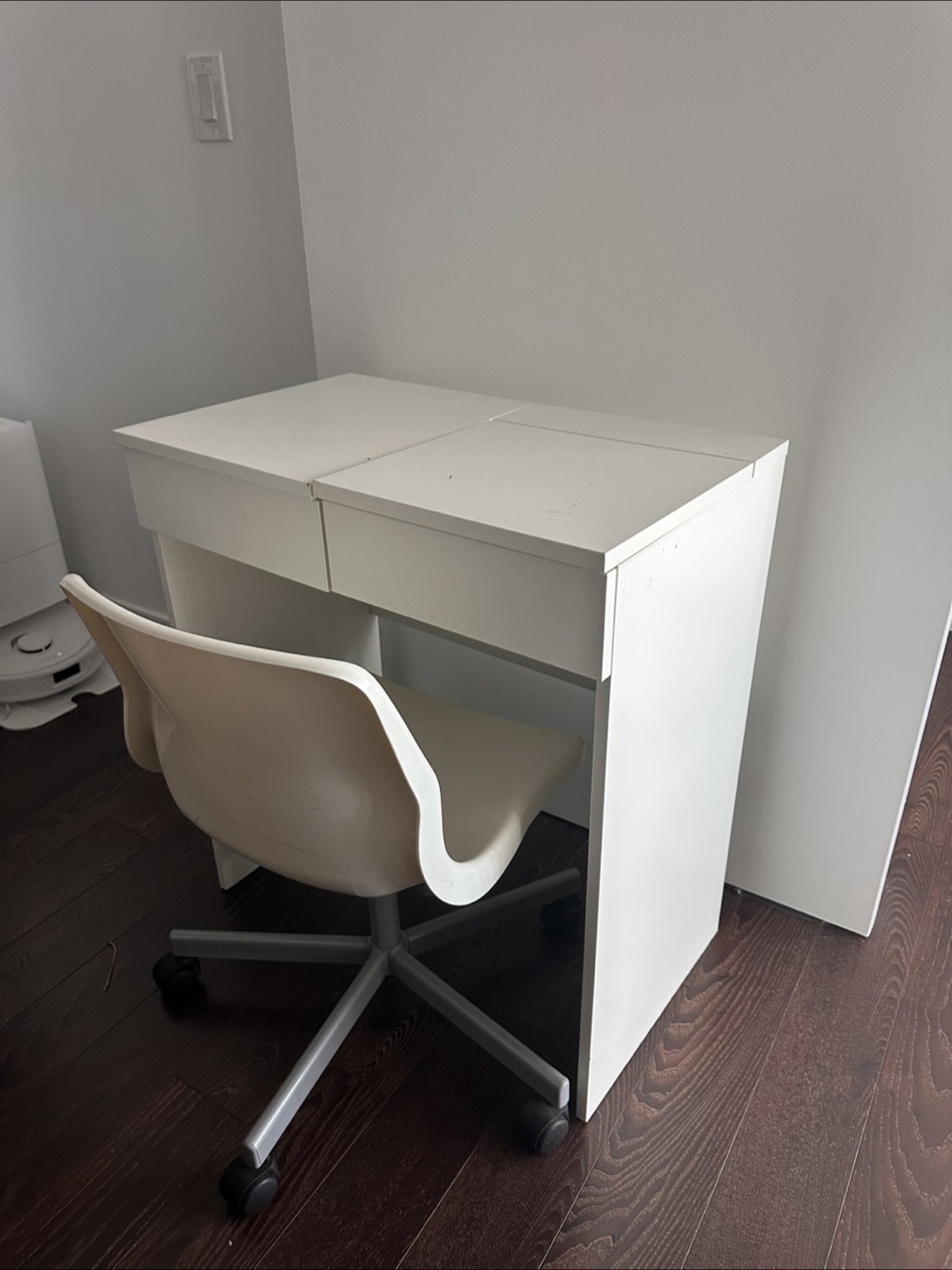 IKEA MALM White Vanity Dressing Table - photo 4