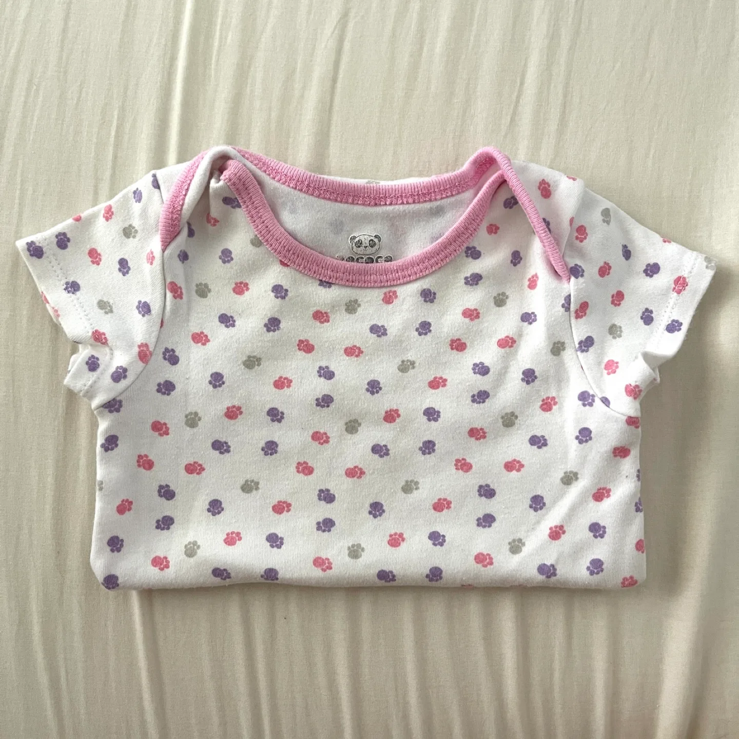 ✨ FREE ✨Paw prints Onesie image indicator(2)