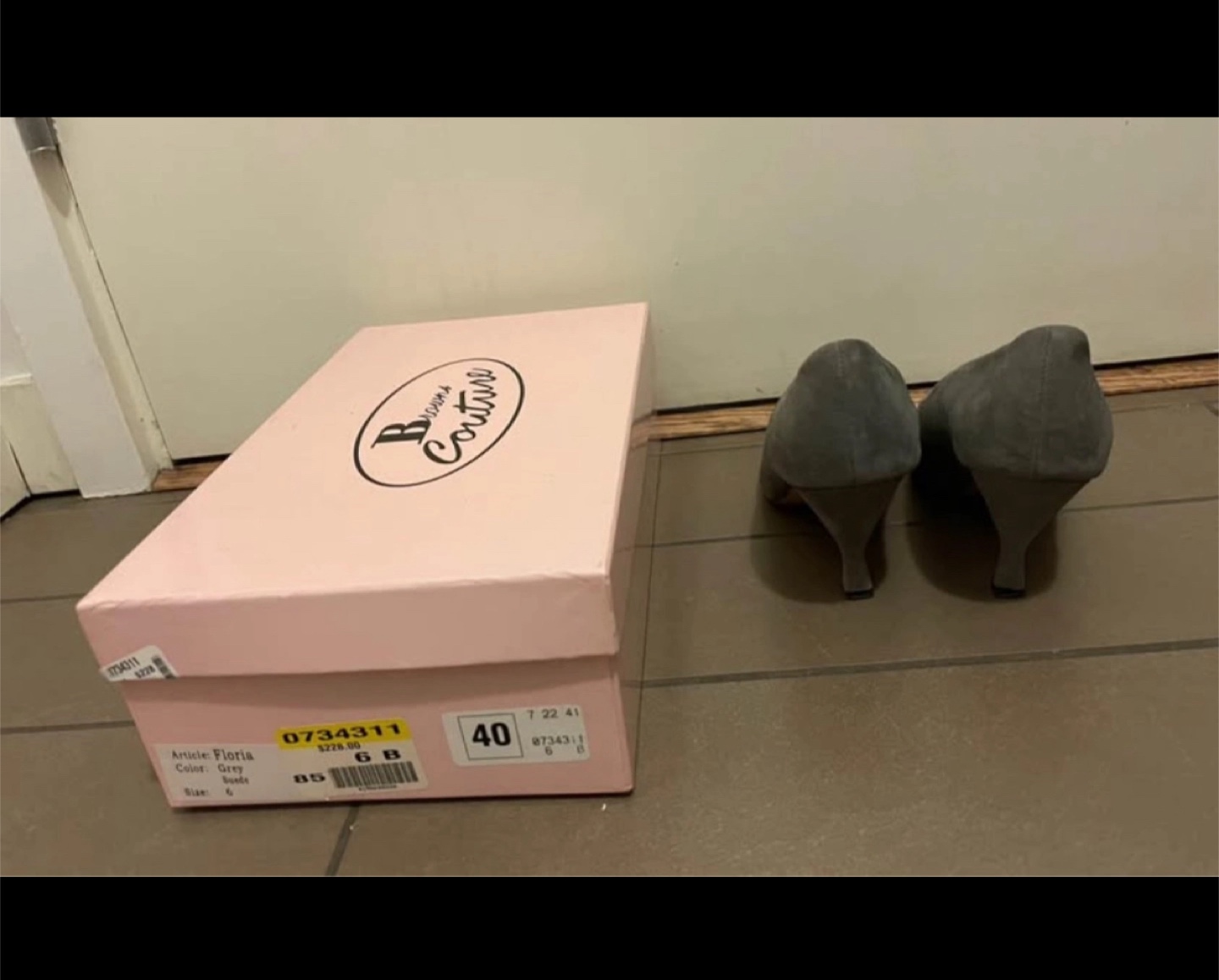 Browns - Grey Heels - Size 6 - photo 3