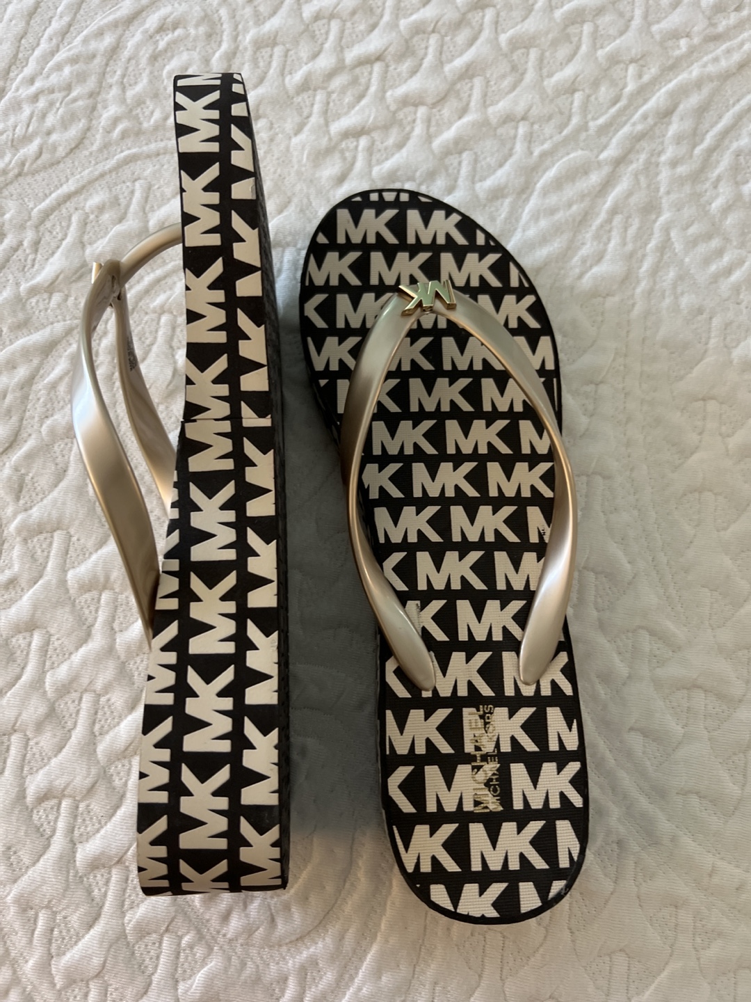 Michael Kors MK Print Flip Flops size 10 - photo 2