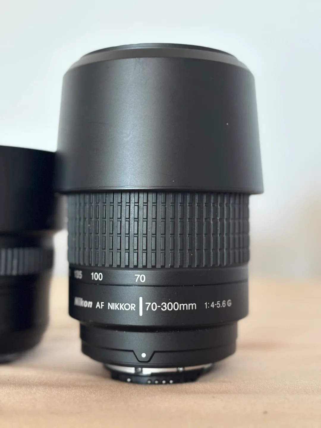 Selling Nikon D5100 DSLR Camera with 3 Lenses image indicator(4)