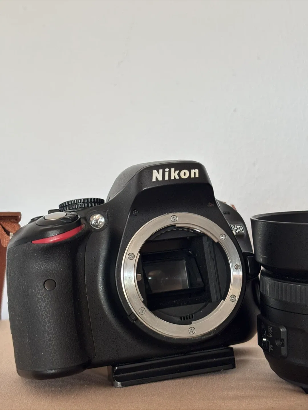 Selling Nikon D5100 DSLR Camera with 3 Lenses image indicator(7)