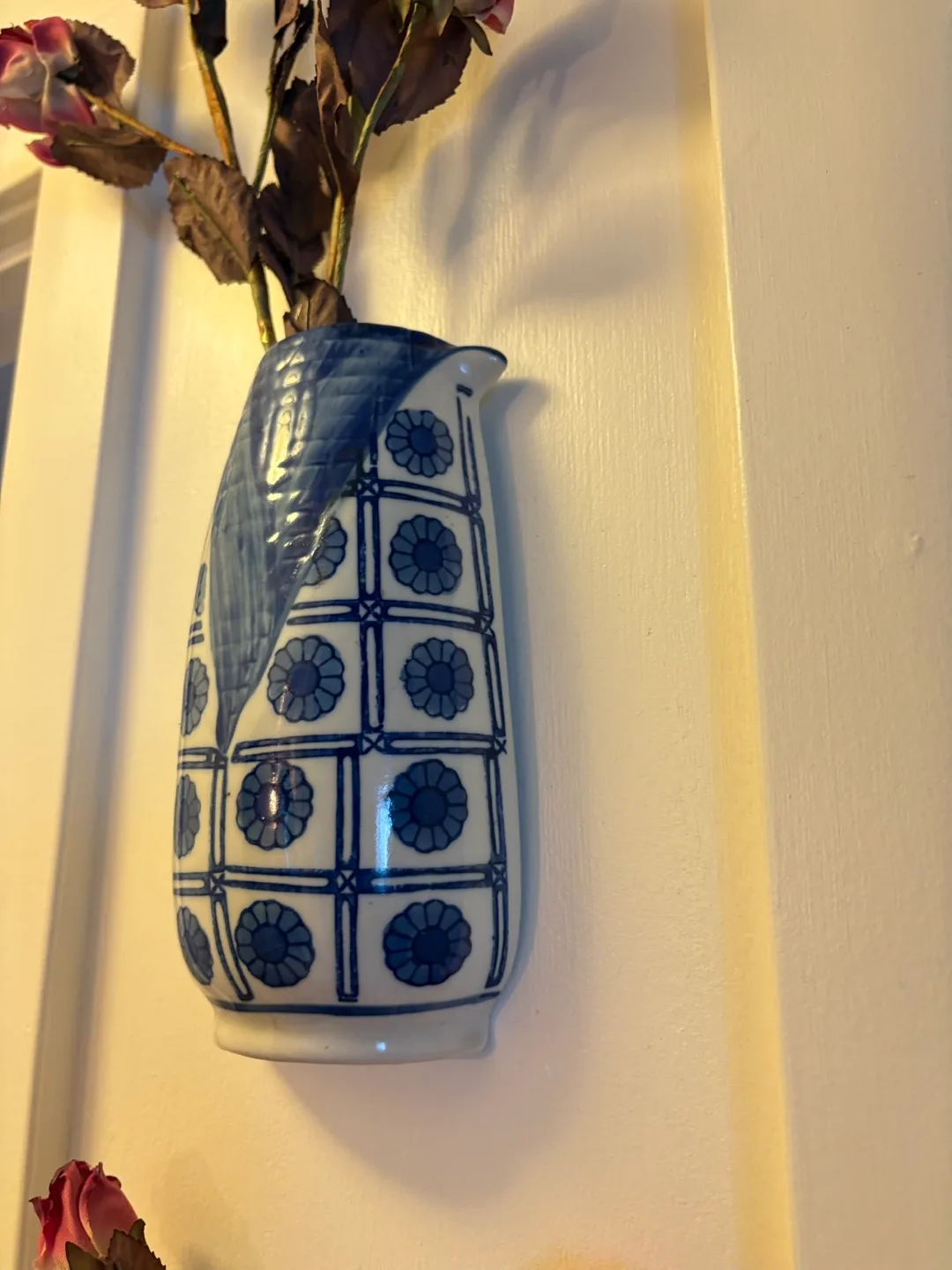 Blue & White Wall Vases image indicator(3)