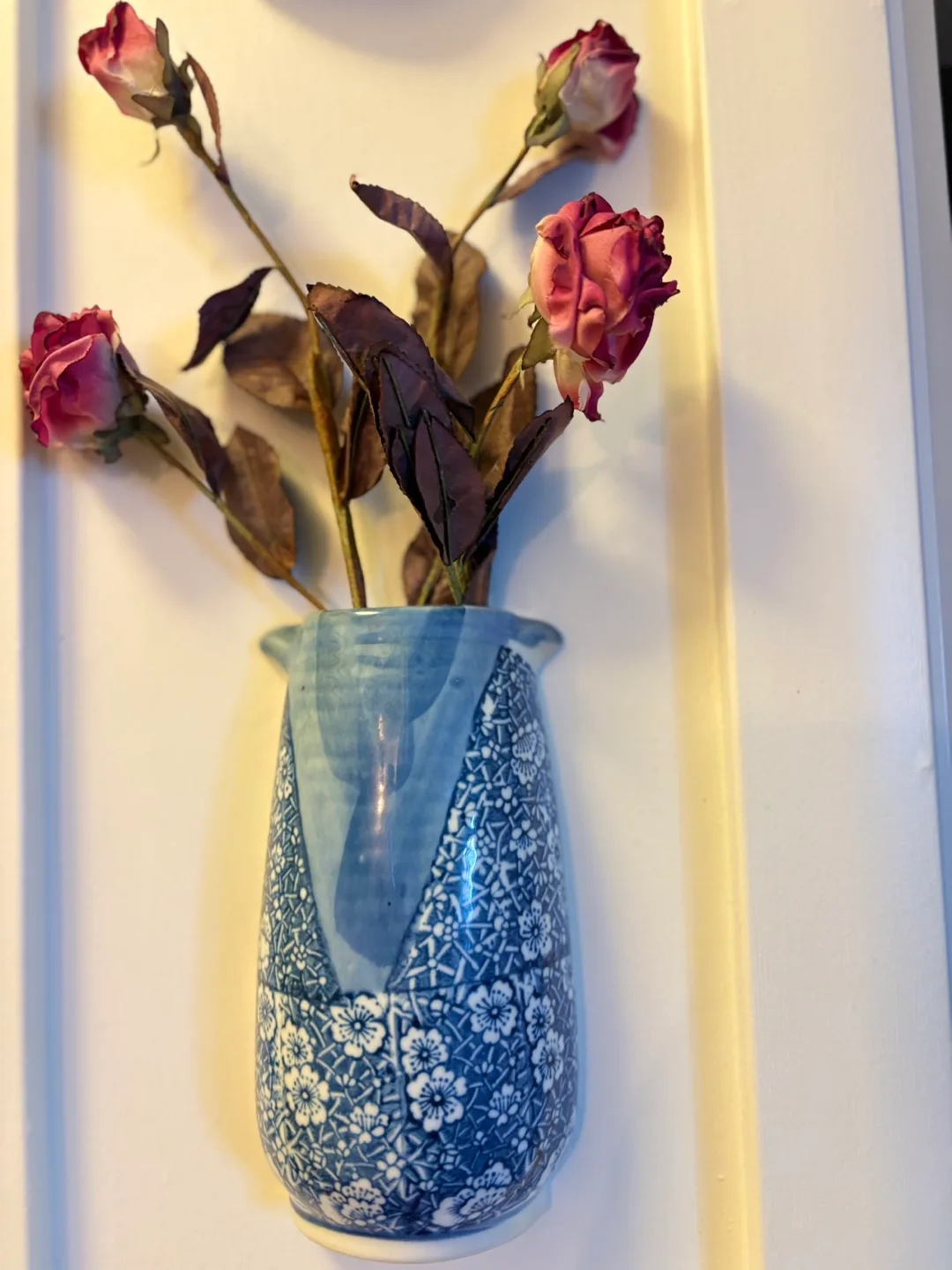 Blue & White Wall Vases image indicator(6)