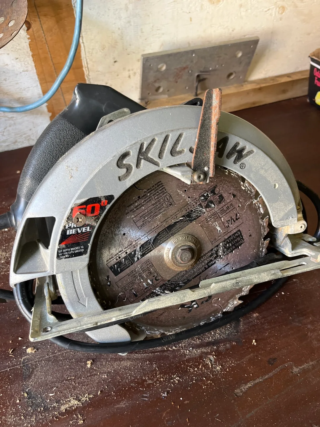 Skilsaw Professional Circular Saw image indicator(2)