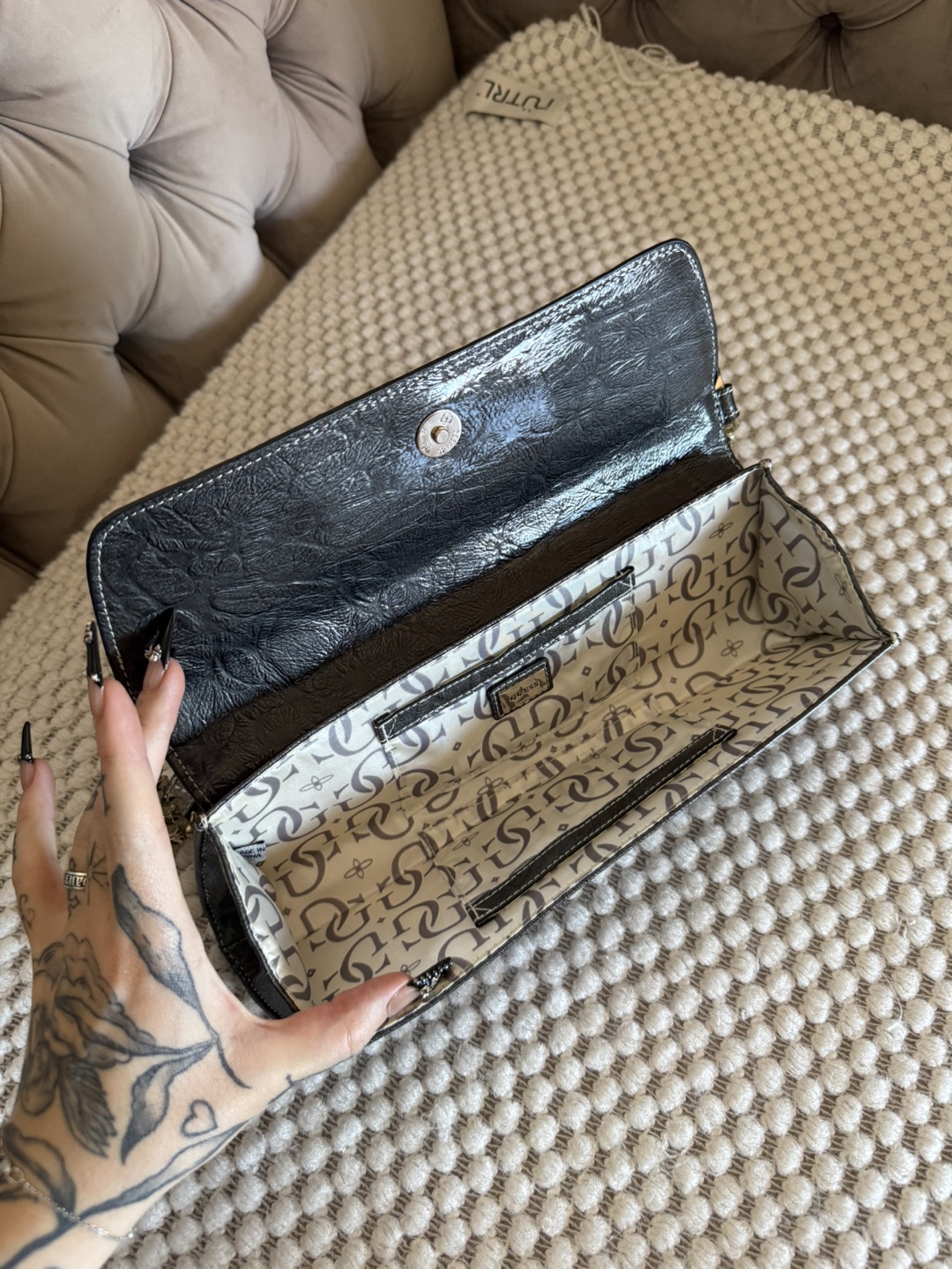 Guess Y2K Shoulder Bag - photo 4