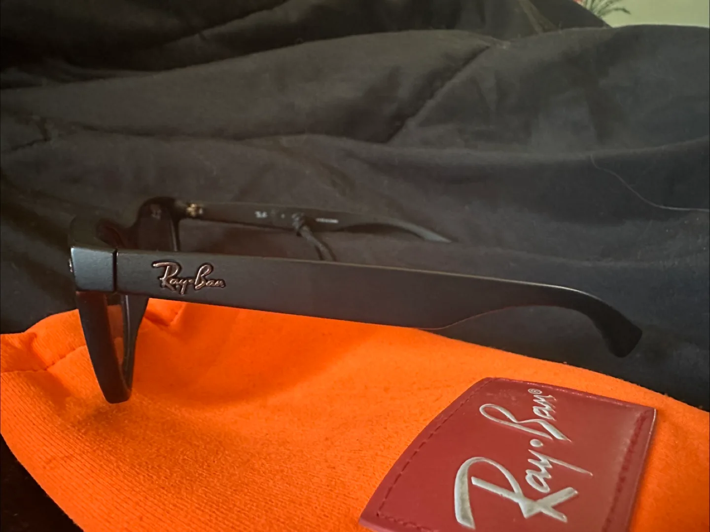 Ray-Ban Wayfarer Sunglasses - Black image indicator(2)