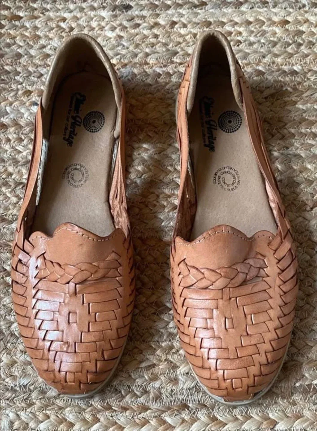 Chic Heritage Woven Huarache Leather Flats Size 8 thumbnail