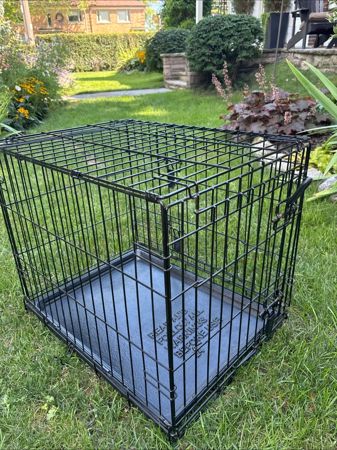 Small Dog Crate - four paws-black image indicator(2)