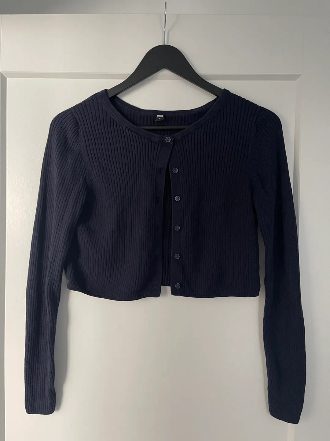 Uniqlo Cropped Cardigan - Size M thumbnail
