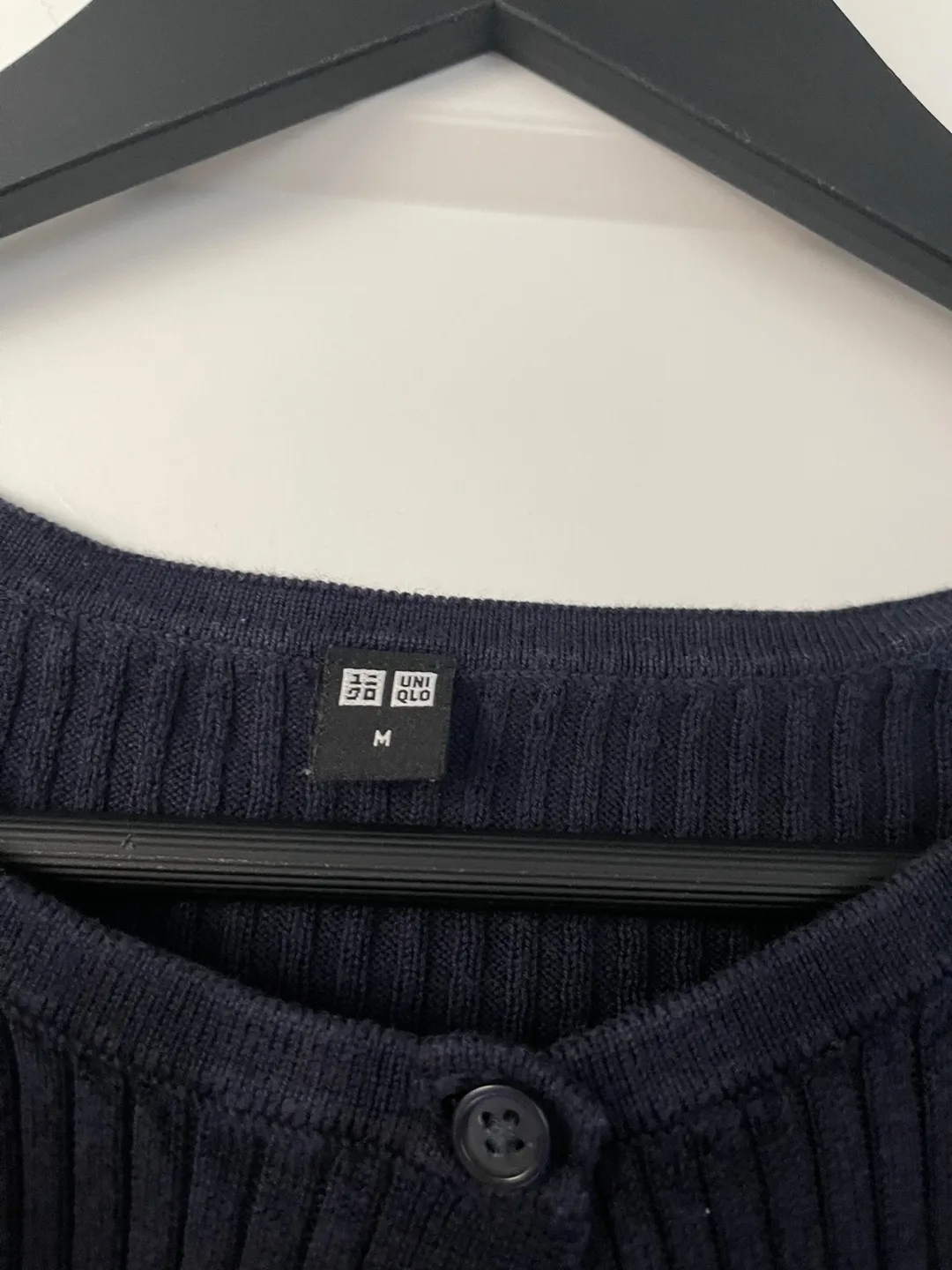 Uniqlo Cropped Cardigan - Size M image indicator(2)