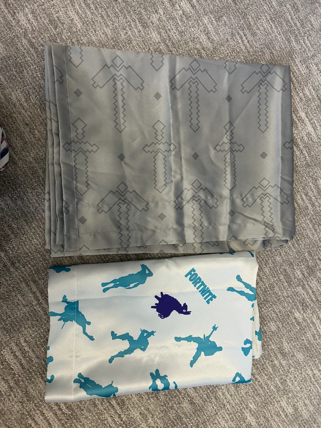 Minecraft/Fortnite Themed curtains image indicator(2)