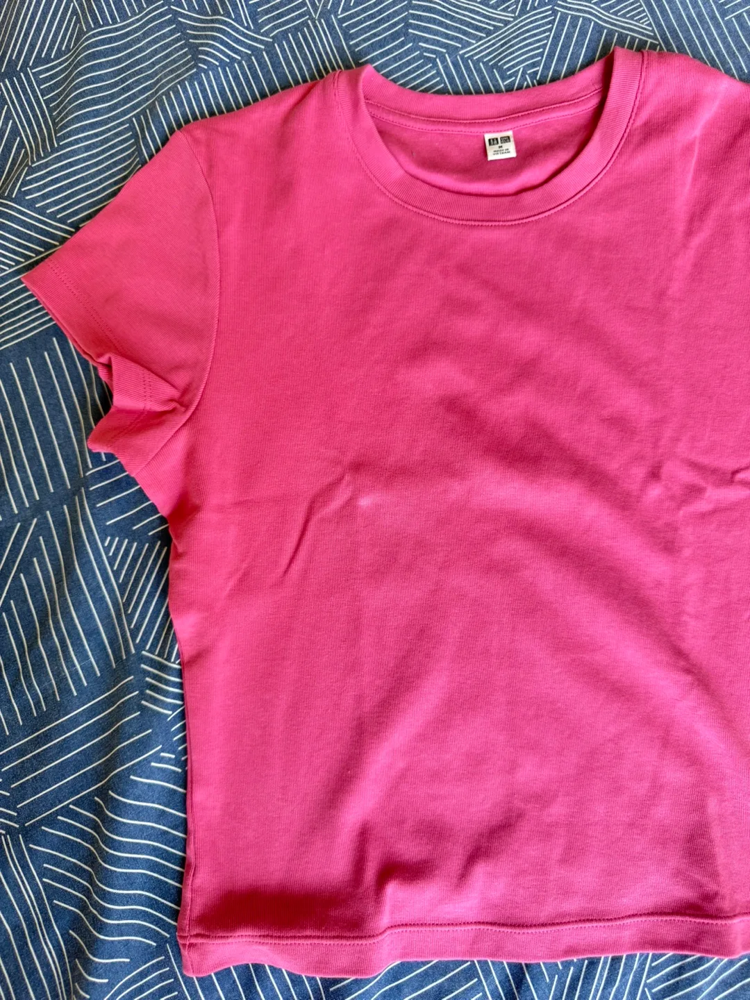 Uniqlo Pink T-Shirt image indicator(4)