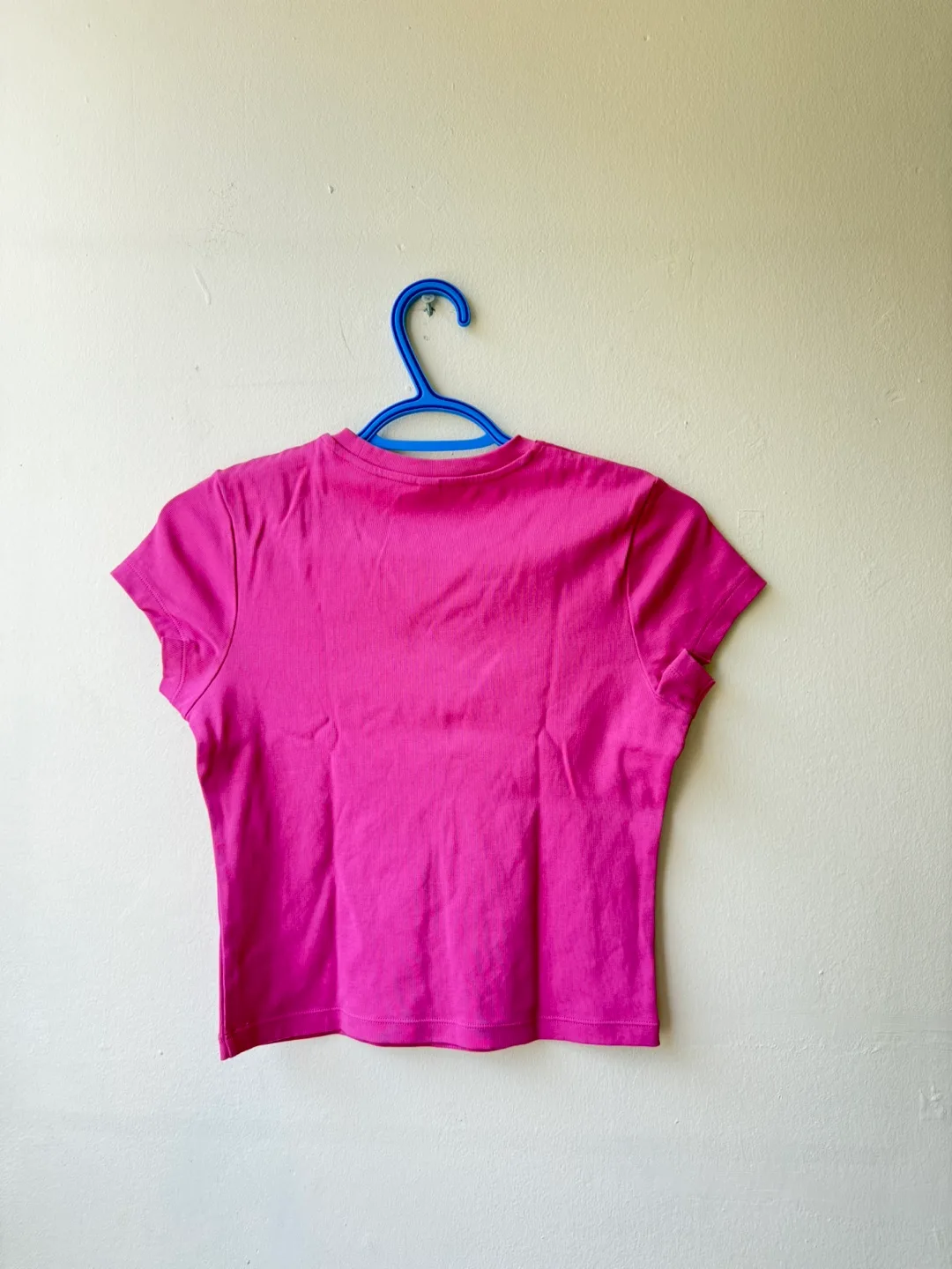 Uniqlo Pink T-Shirt image indicator(2)