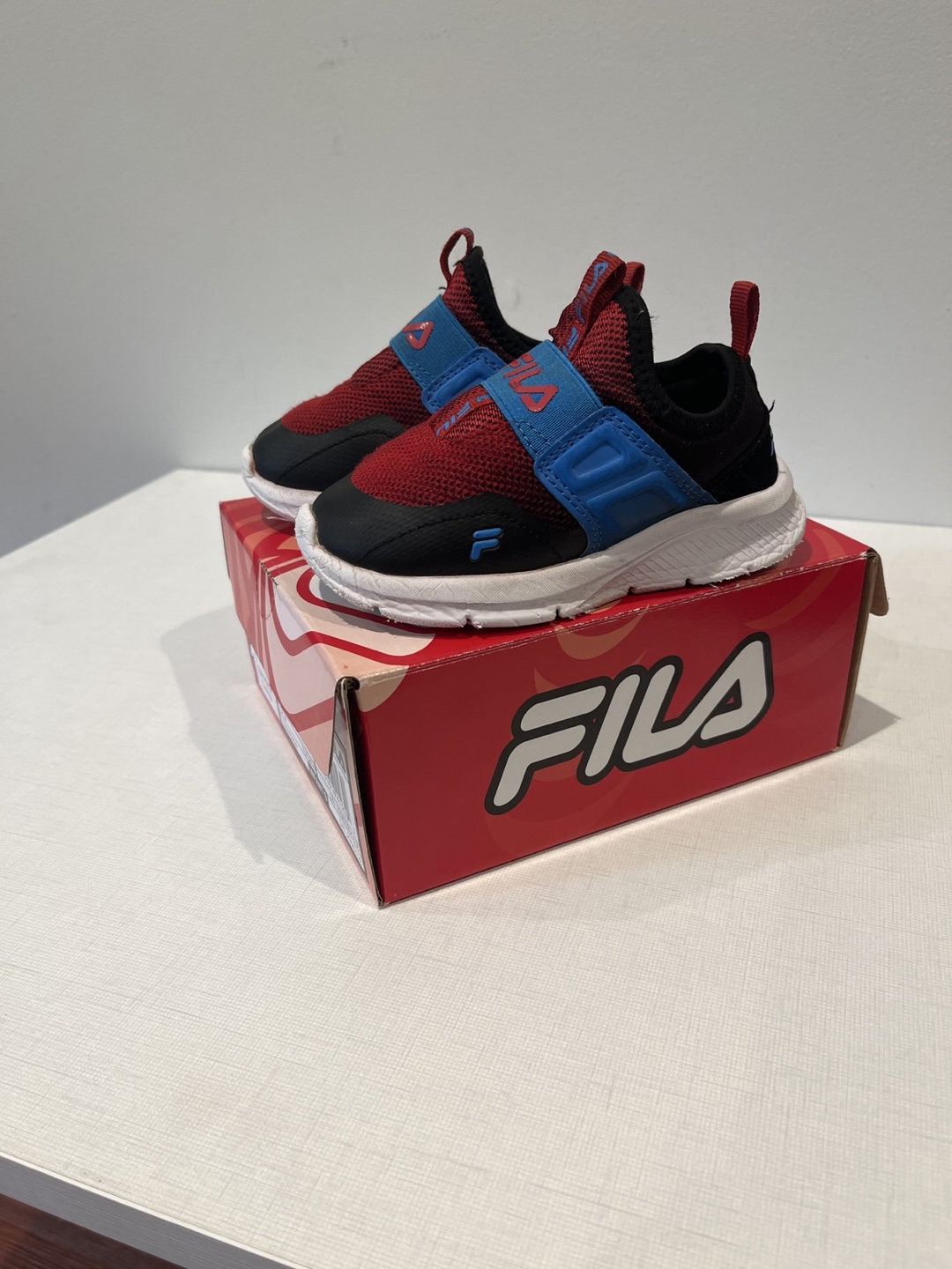Fila Infant's Red/Black Sneakers - Size 7 - photo 2