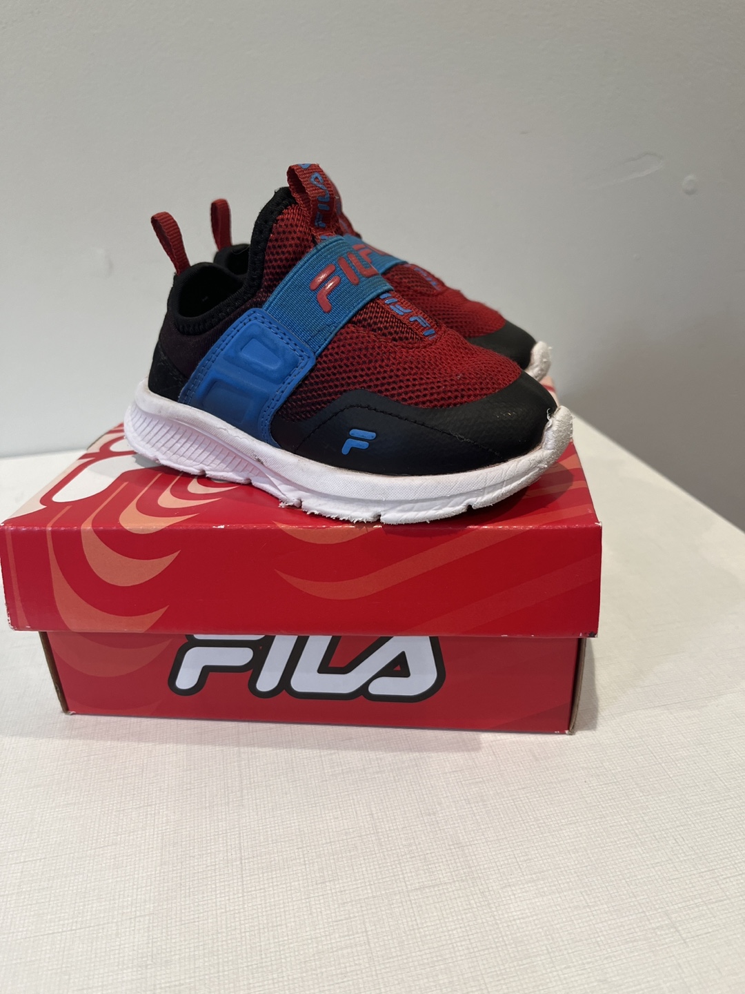 Fila Infant's Red/Black Sneakers - Size 7 - photo 3