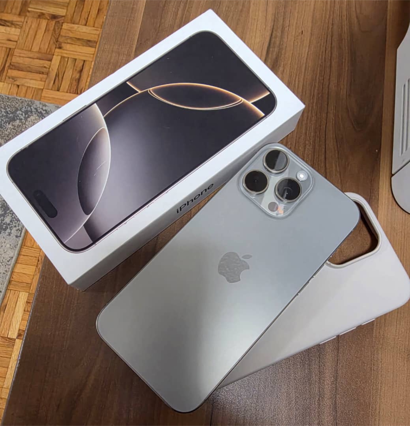 iPhone 16 Pro  Max 256GB Natural Titanium - photo 3