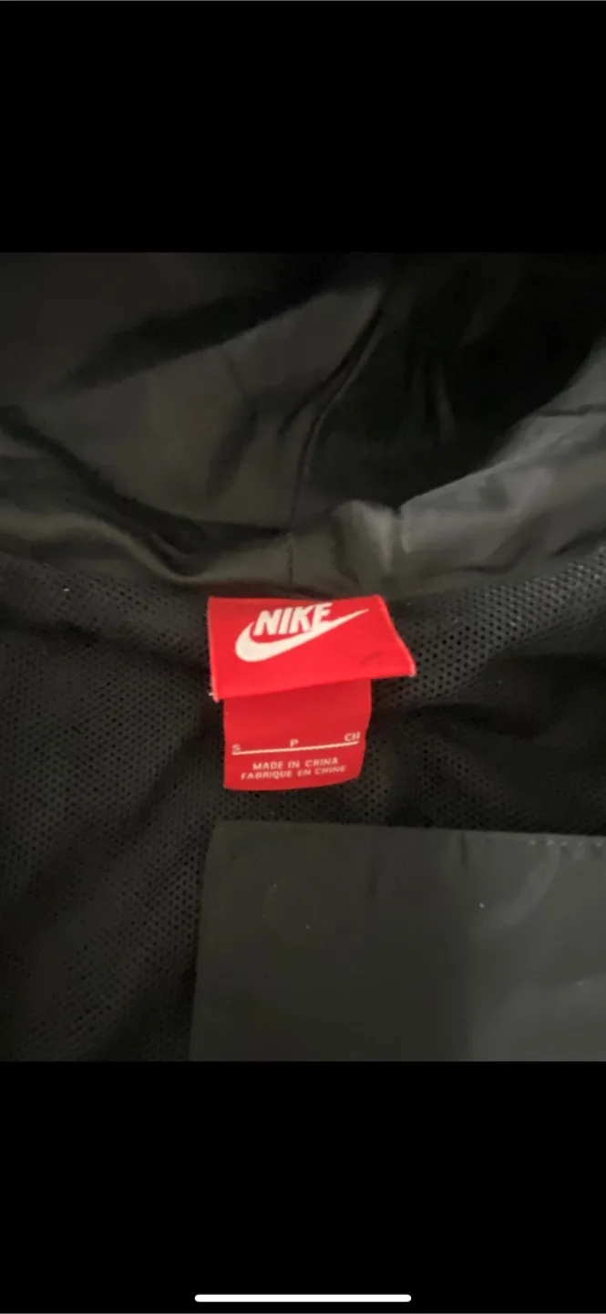 Free 🆓 Nike Black Rain Jacket Size S image indicator(2)