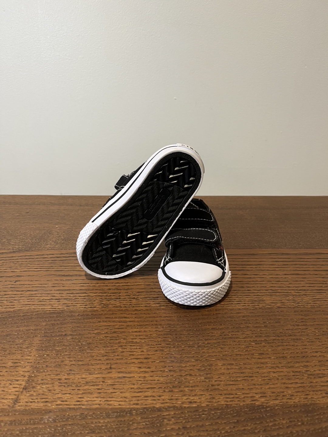 🥕Converse Kids' Chuck Easy-On Sneaker size 7 - photo 3