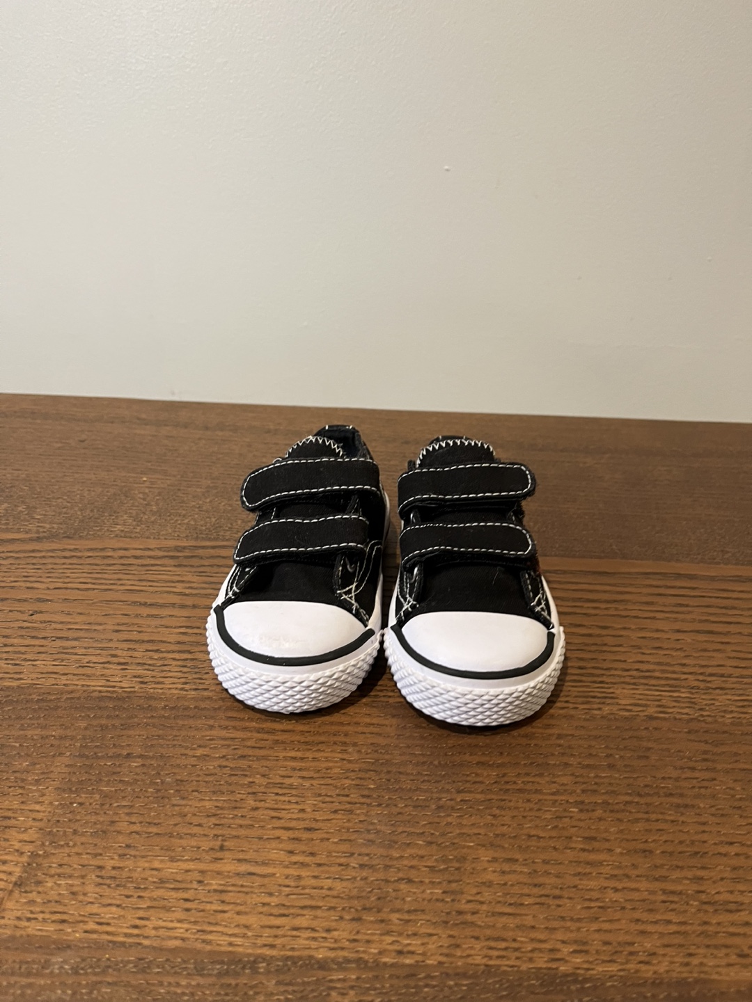 🥕Converse Kids' Chuck Easy-On Sneaker size 7