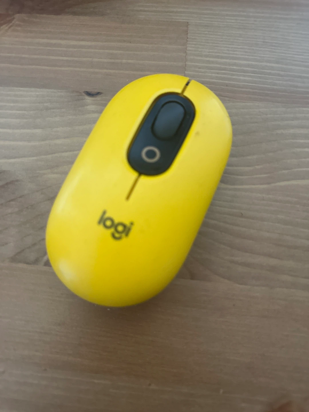 Logitech Pebble Wireless Mouse - Yellow