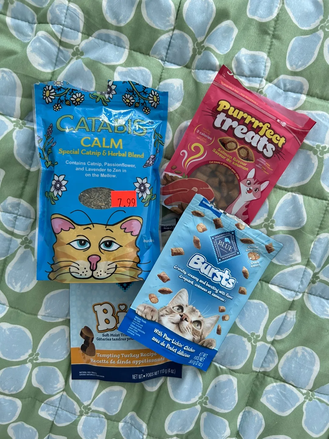 Cat & Dog Treats Bundle: Purrfect, Catabi, Blue Buffalo image indicator(5)