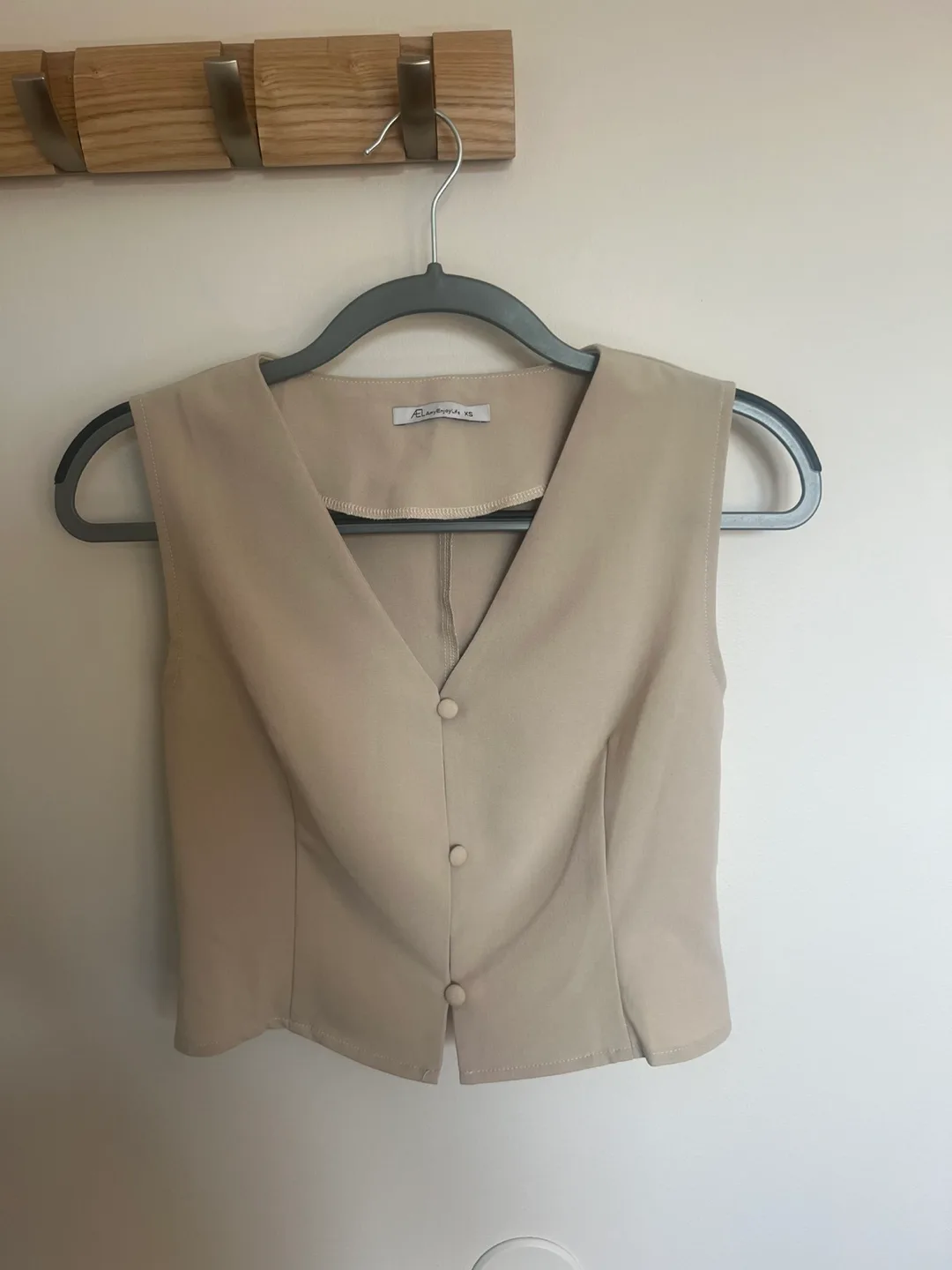 XS Beige Vest thumbnail