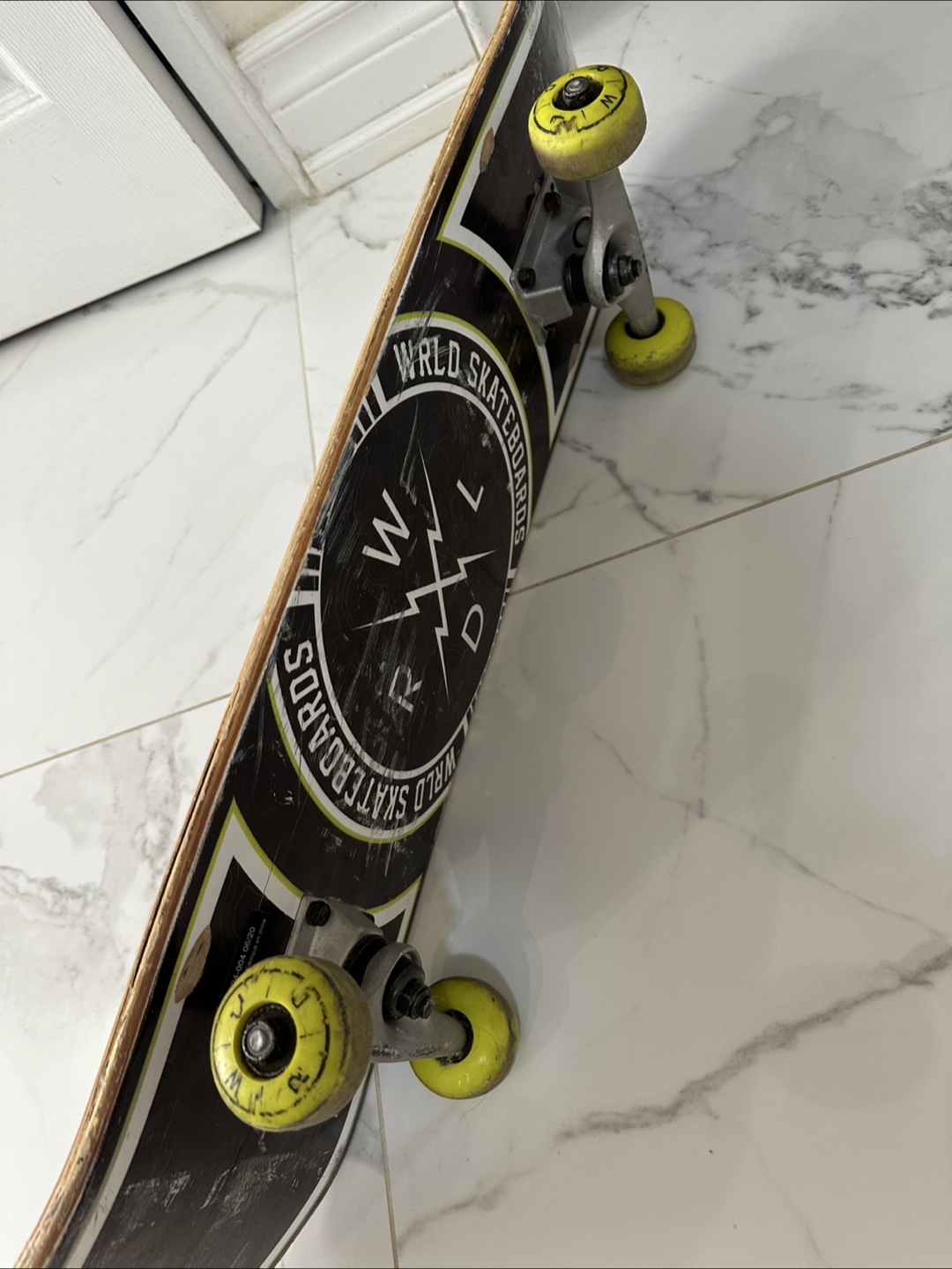 WRLD Skateboard