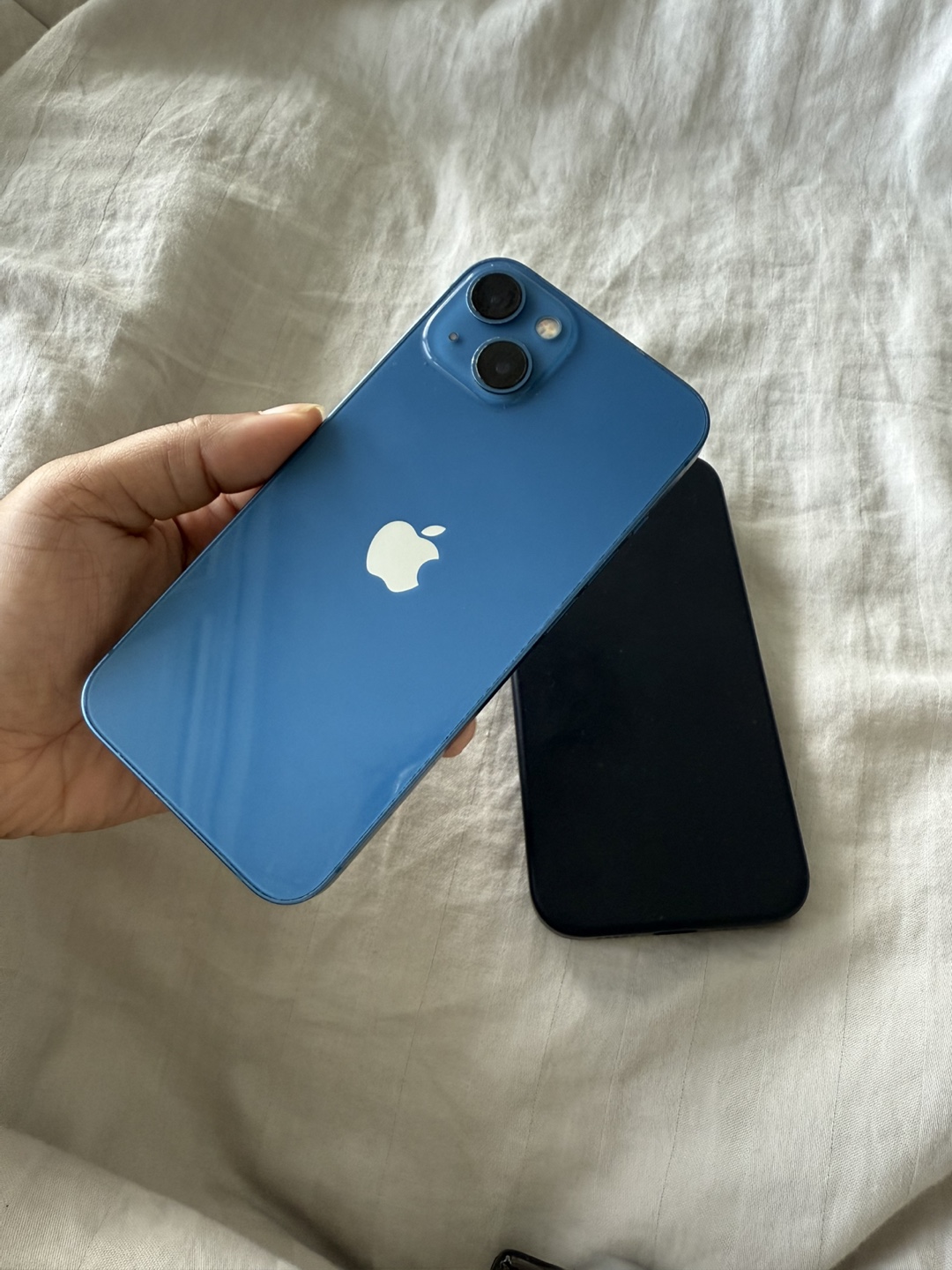 iPhone 13 Blue - 256gb battery:75% - photo 2