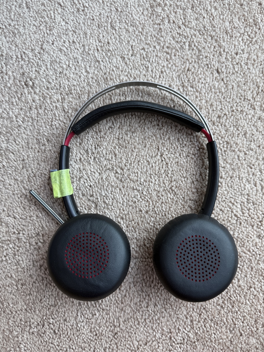 Plantronics Wireless Headset with Mic – Great Condition - photo 2