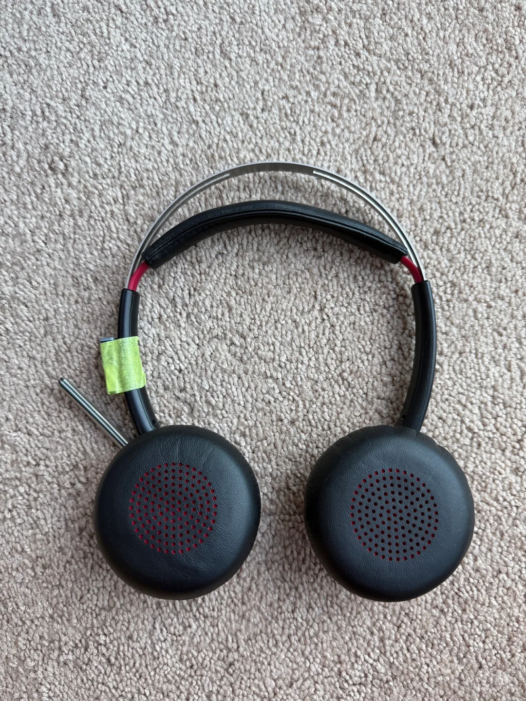 Plantronics Wireless Headset with Mic – Great Condition image indicator(2)