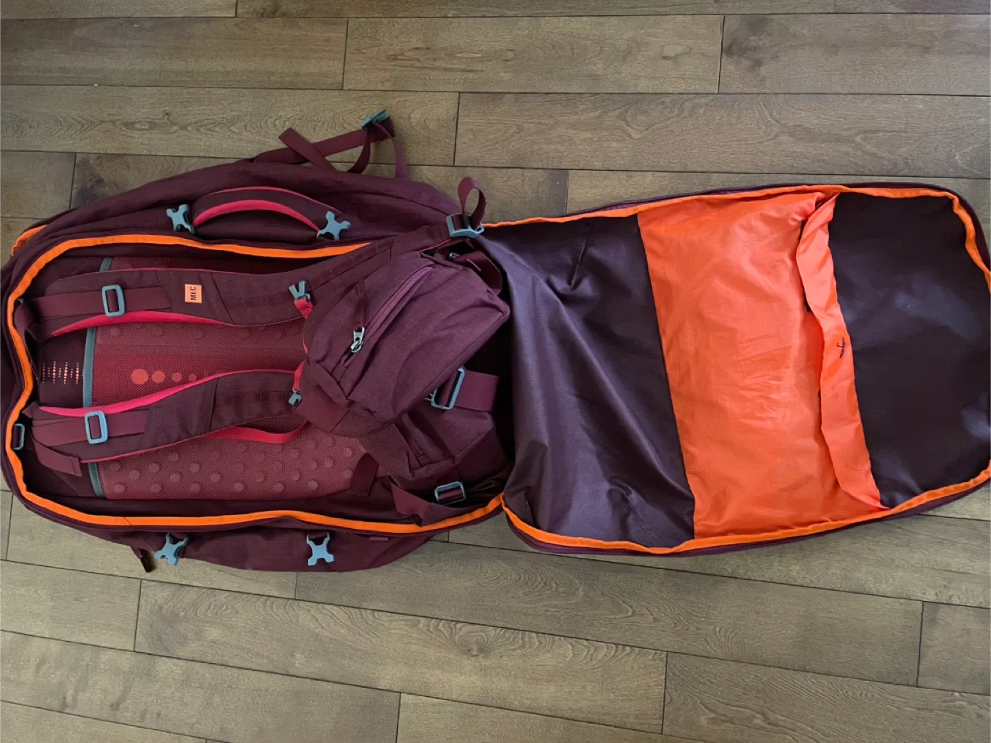 MEC 65L Travel Pack / Backpack (with Detachable 15L Daypack) image indicator(3)