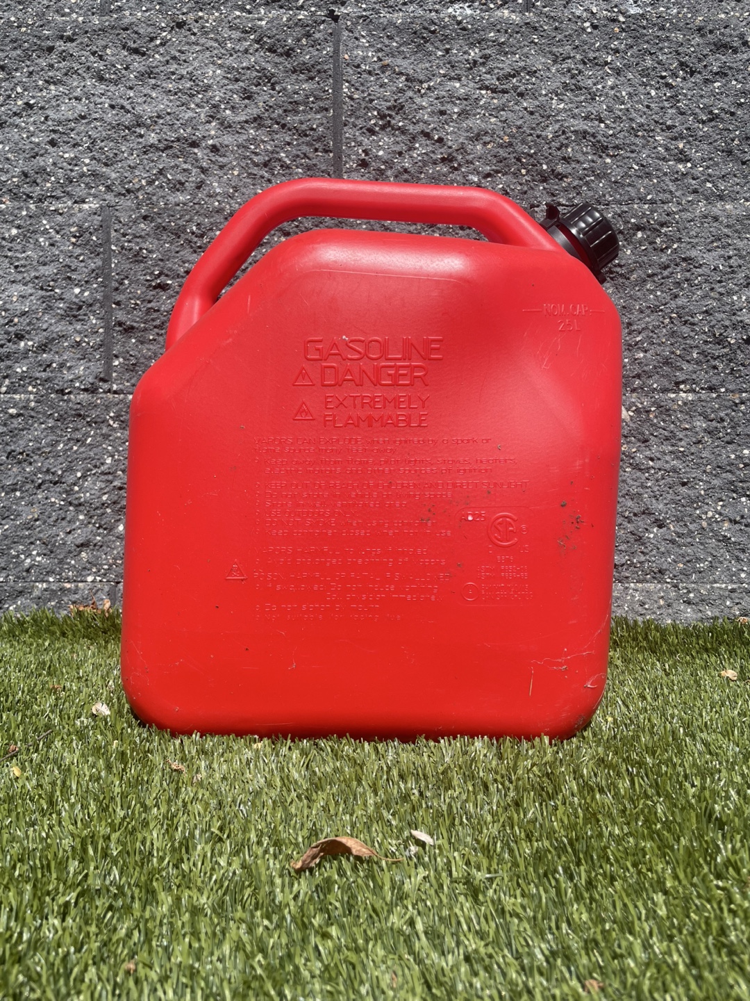 6.6 Gal / 25L Venting Fuel Can - photo 2