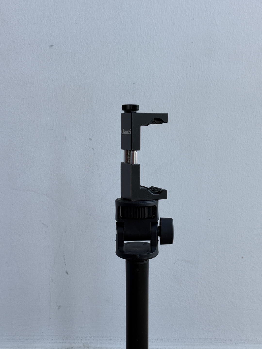 Ulanzi Tripod / Selfie Stick with Bluetooth Remote - photo 3