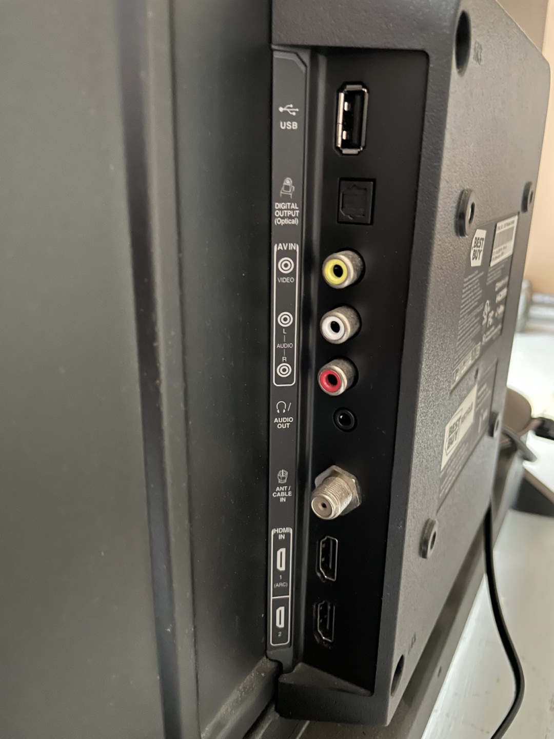 Toshiba LCD TV 28Inch - photo 3