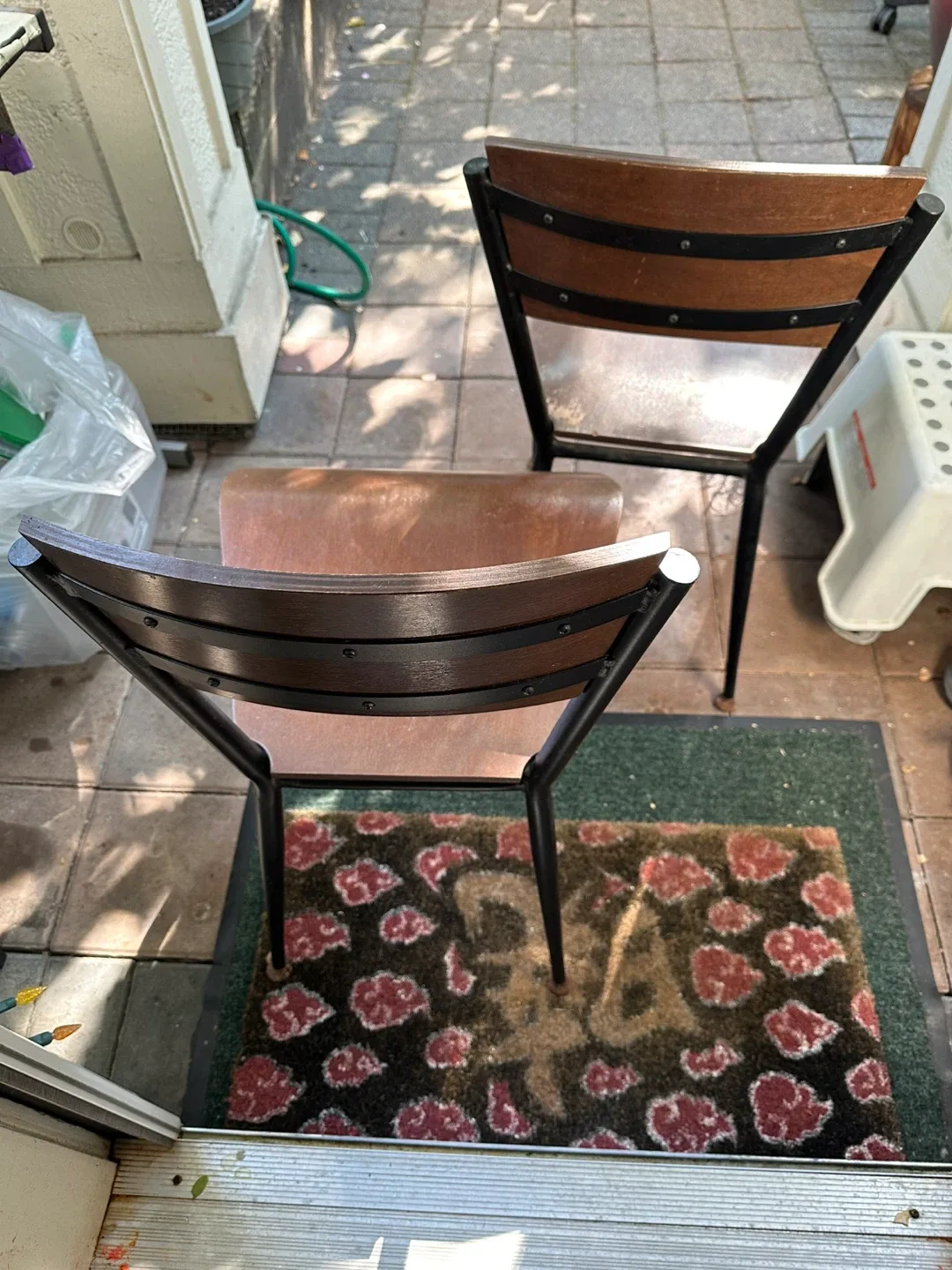 Free Brown Wooden Chairs image indicator(2)