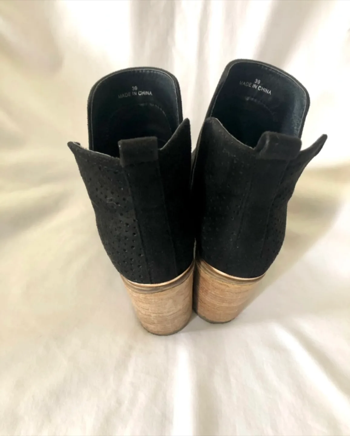 Madden Girl Black Suede Ankle Boots Size 8 image indicator(5)