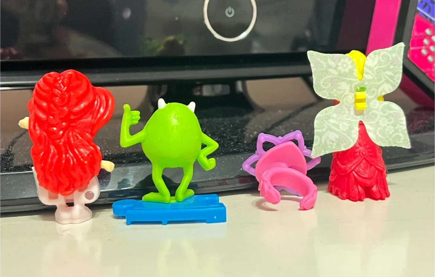 Lot of Kinder Surprise Toys image indicator(2)