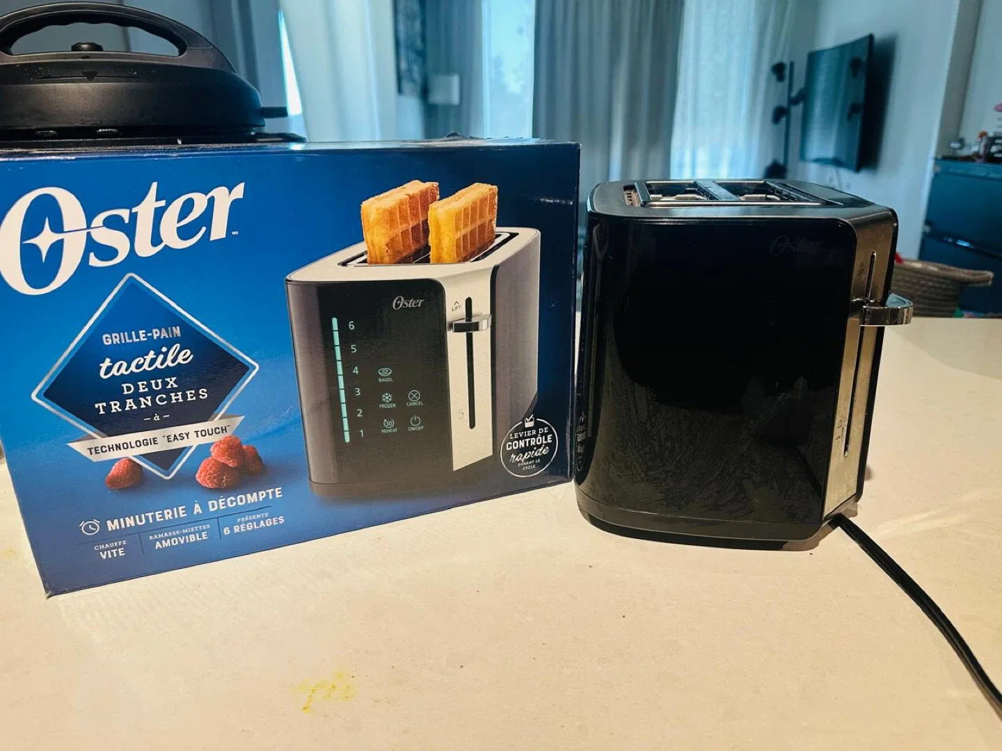 Oster Touchscreen 2-Slice Toaster thumbnail
