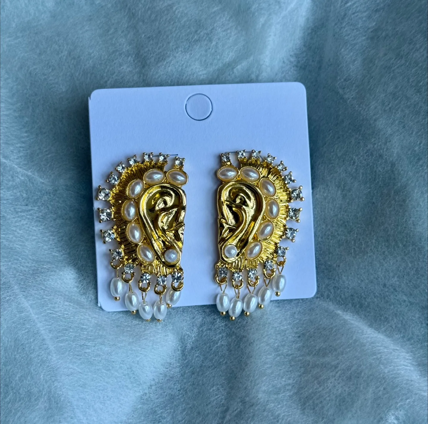 Schiaparelli Inspired pearl earrings image indicator(4)