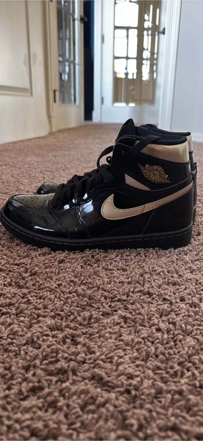 Jordan 1 High Metallic Gold, Size 8.5