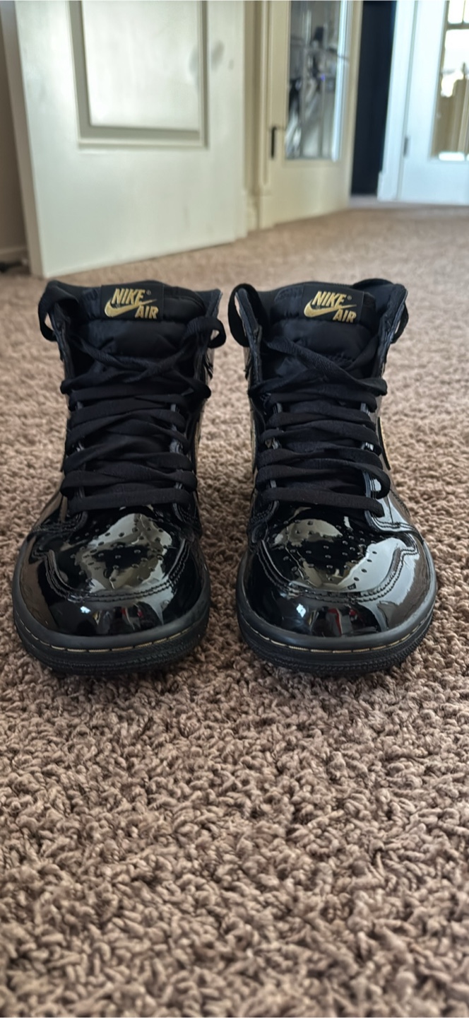 Jordan 1 High Metallic Gold, Size 8.5 - photo 3