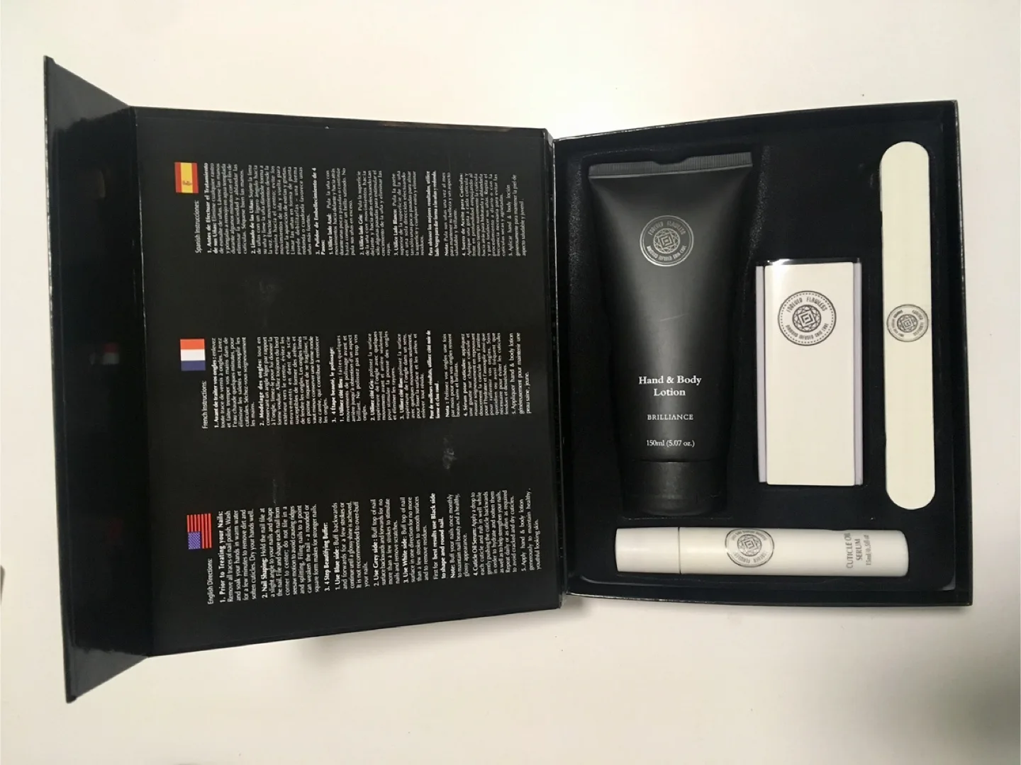 New Forever Flawless Deluxe Manicure Kit - Hand & Body Lotion image indicator(2)