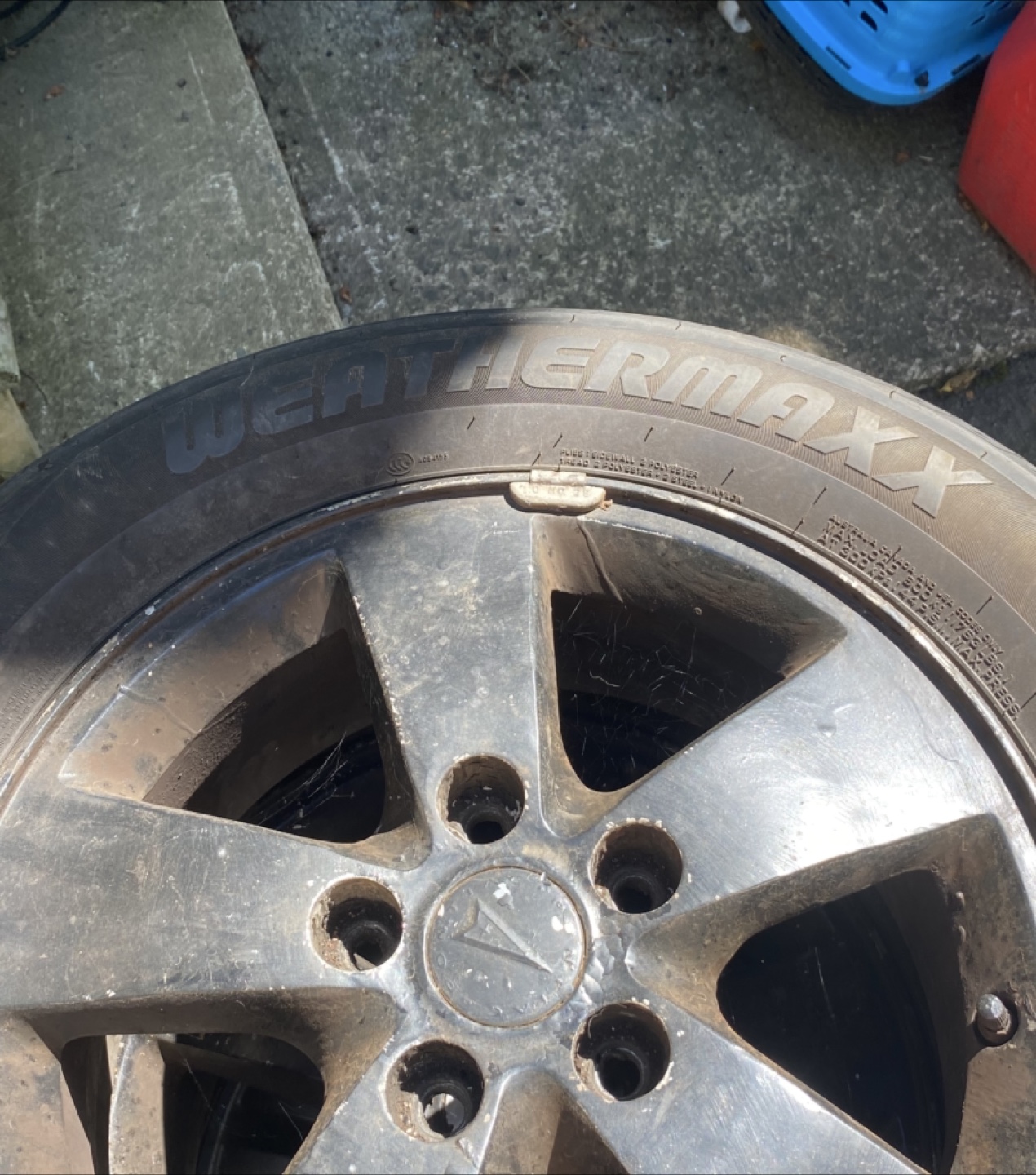 235 60 16 Tires & Rims - photo 3