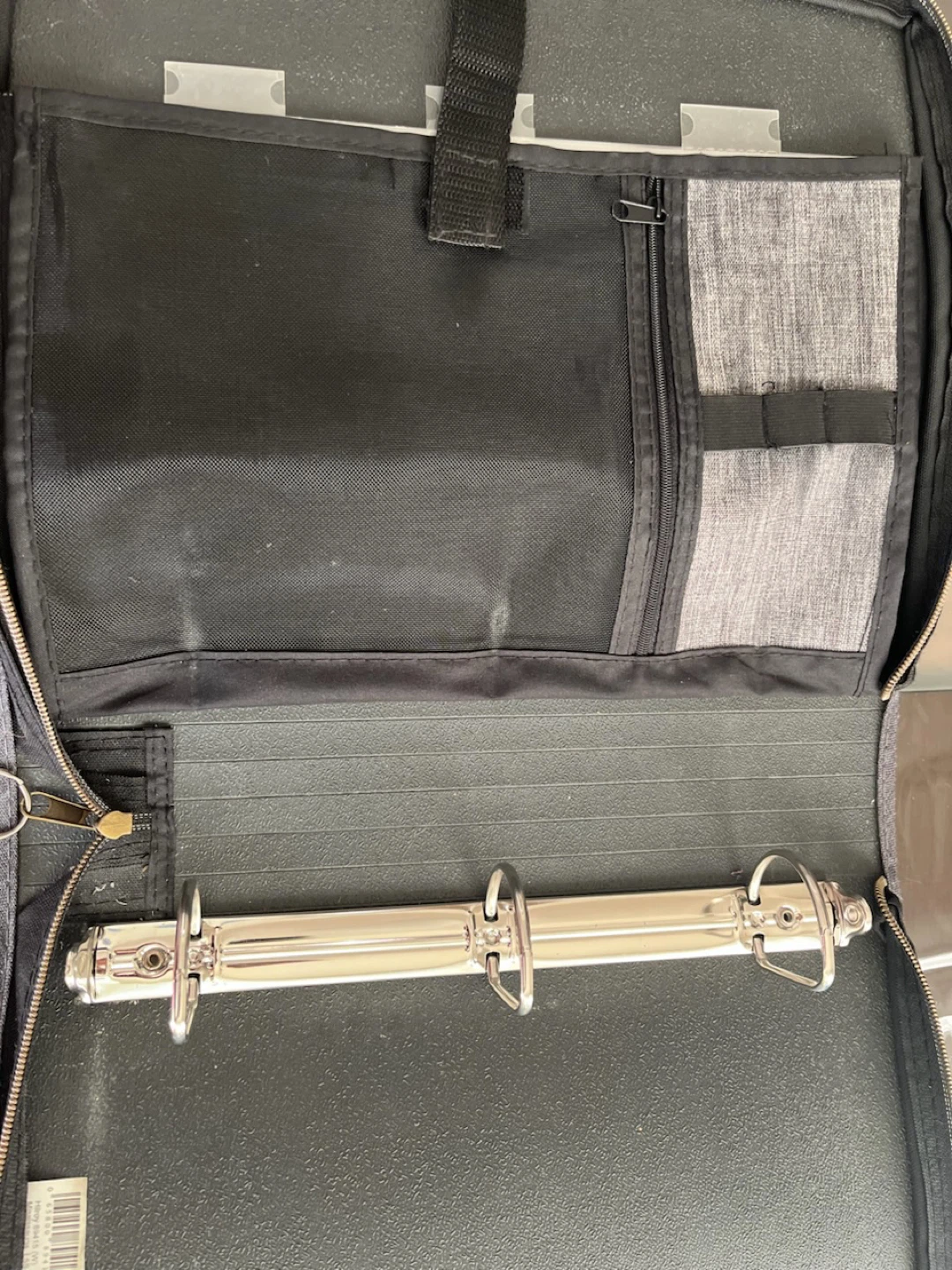 Hilroy Zippered 3-Ring Binder - photo 3