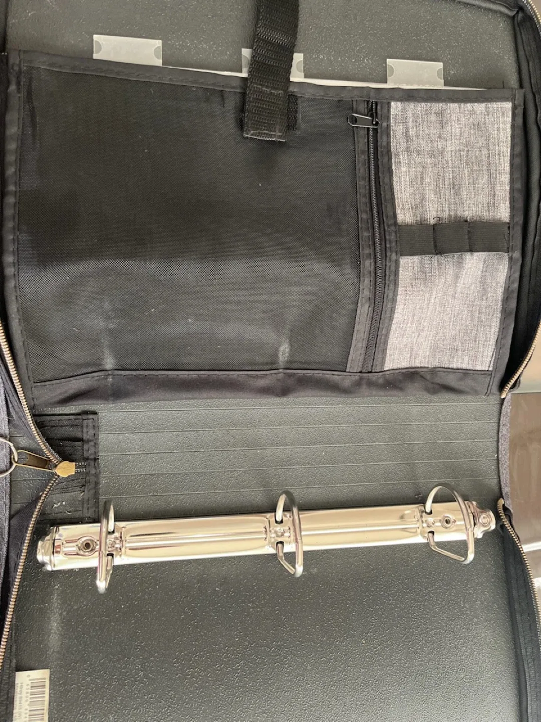 Hilroy Zippered 3-Ring Binder image indicator(3)