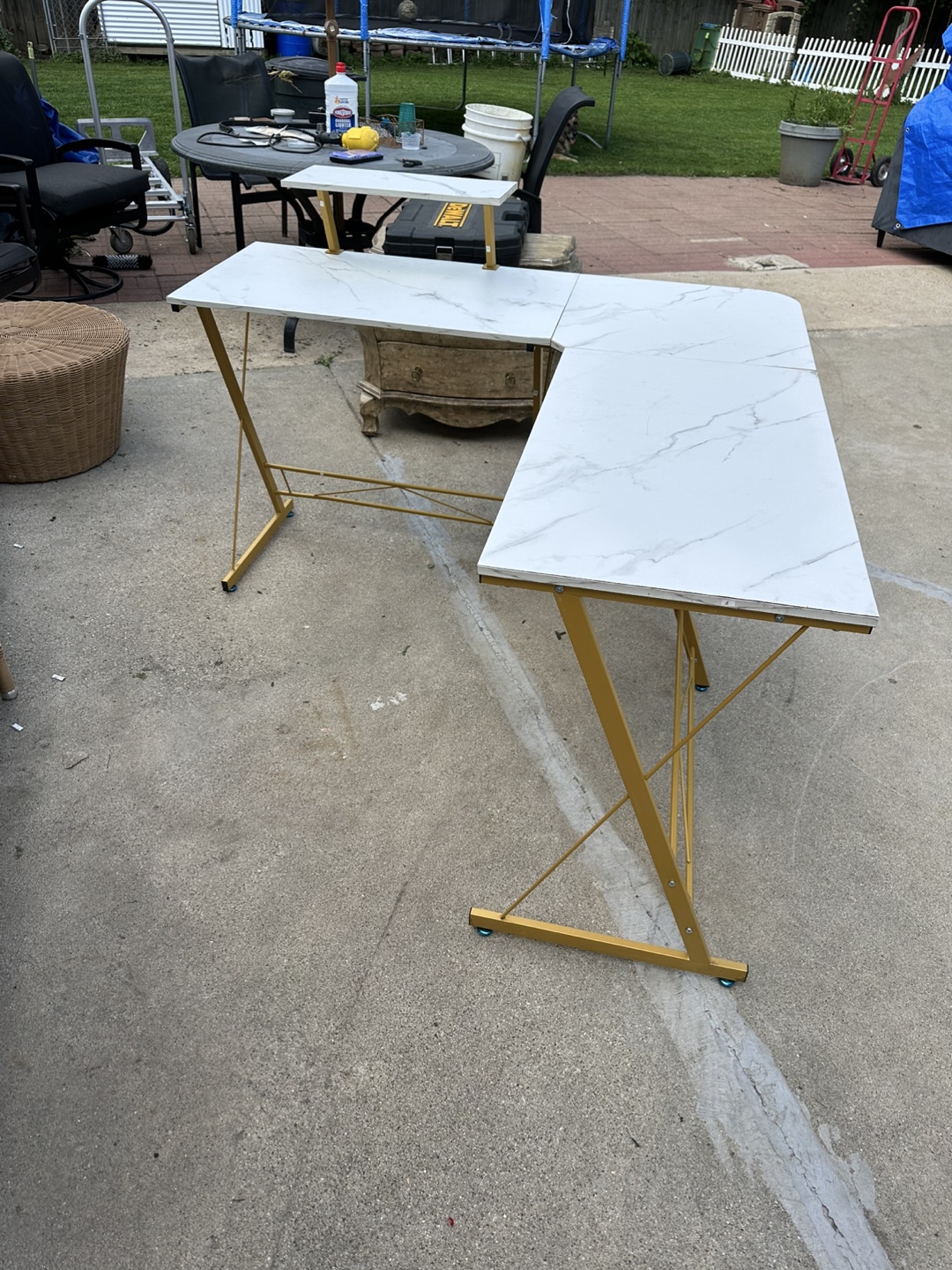 L-Shaped White & Gold Desk - photo 2