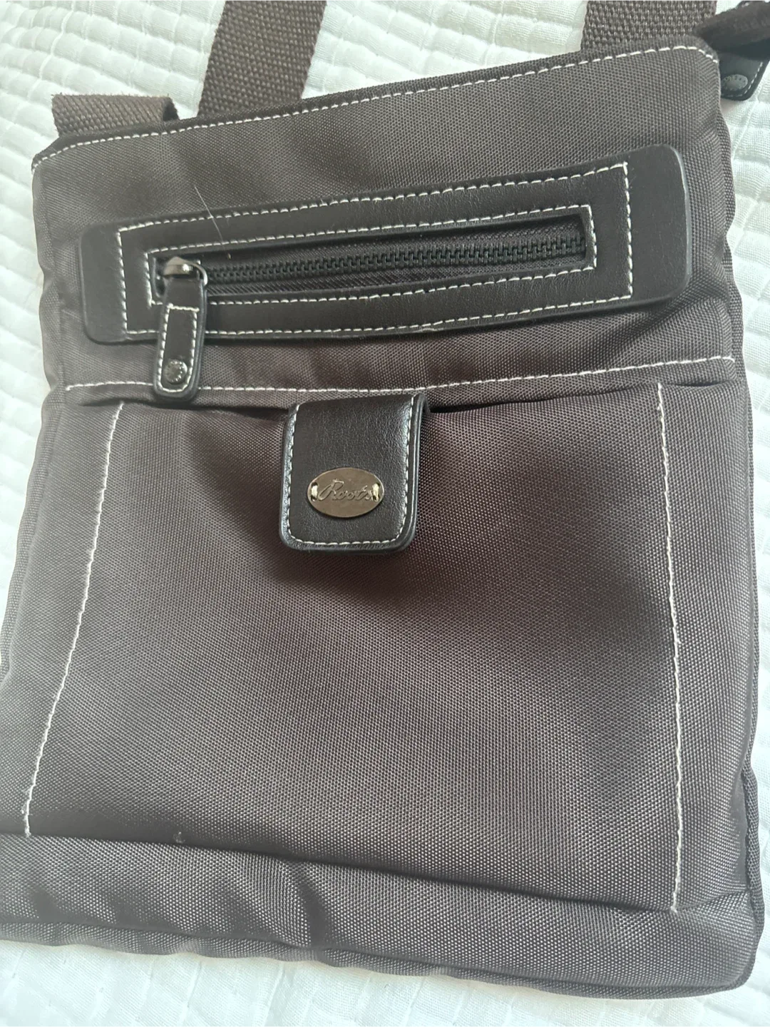 Roots Brown Crossbody Bag image indicator(2)