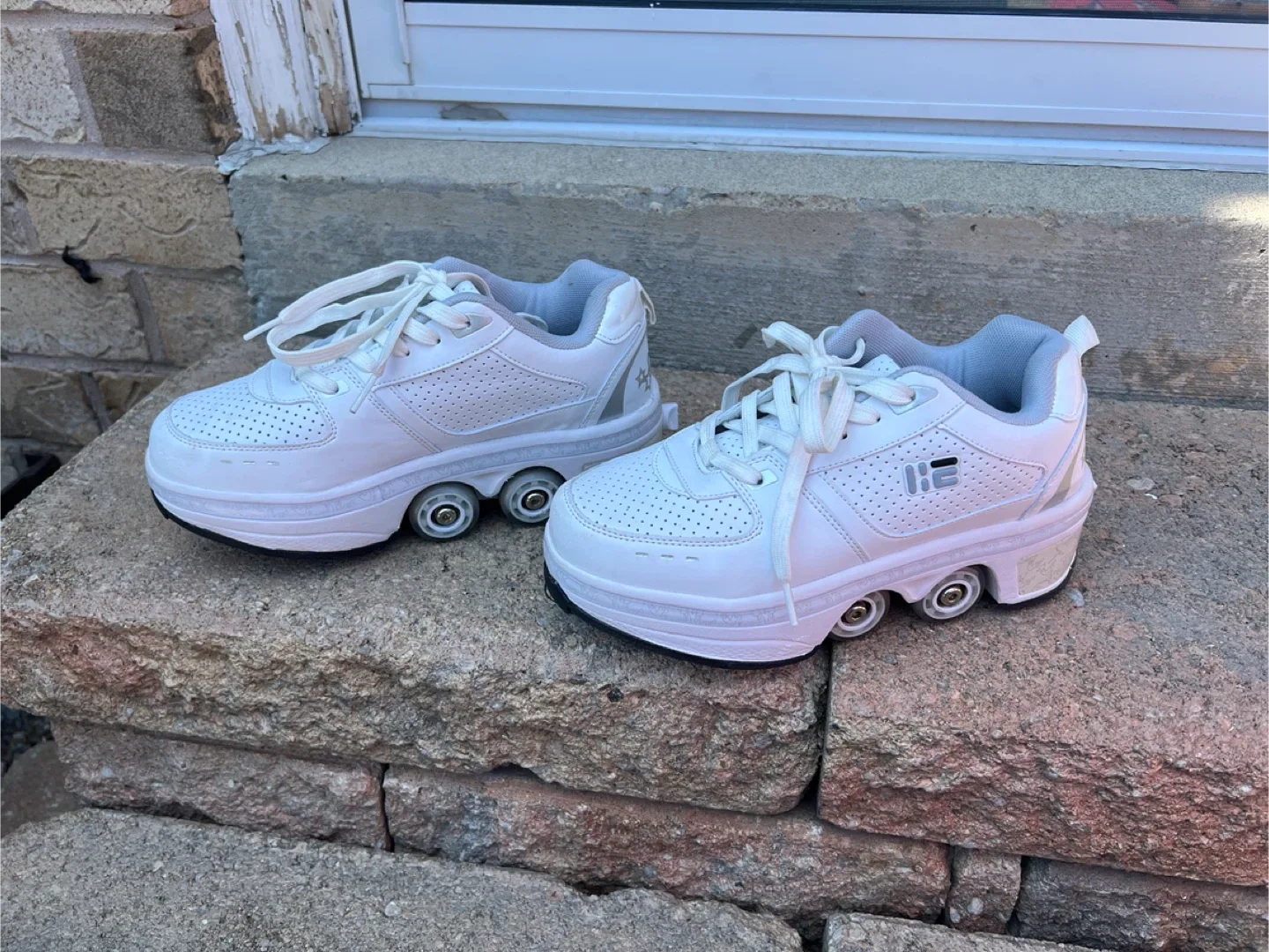 Heelys Roller Shoes - White - Size 7 (EUR 37) thumbnail
